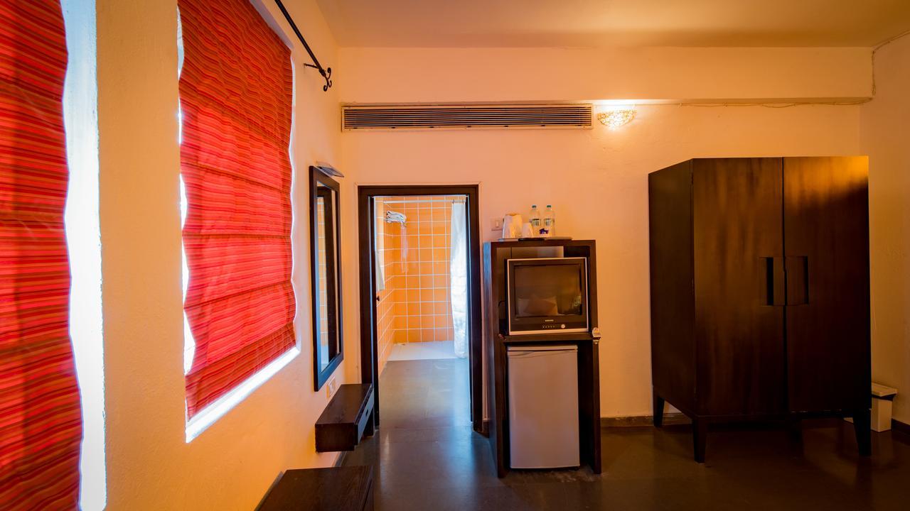 Waters Boutique Hotel By Spectrum Holiday Гоа Экстерьер фото